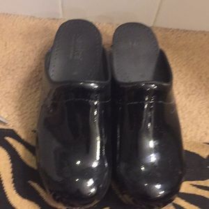 Patent leather clogs